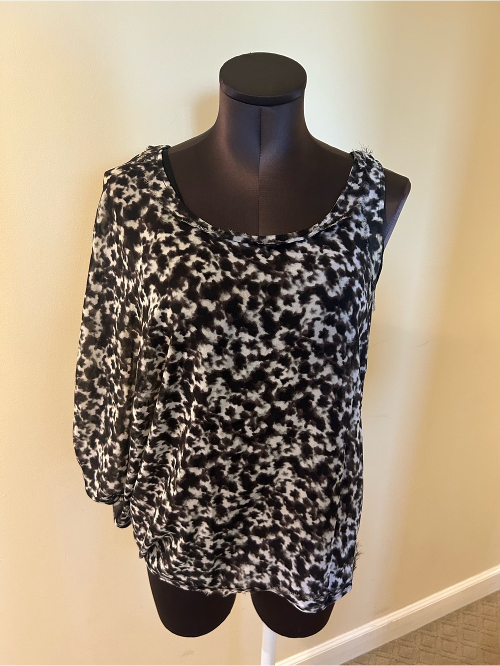 Rachel Toy Black and White One-Shoulder Women’s Top size S